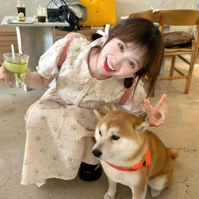 踉跄的女孩